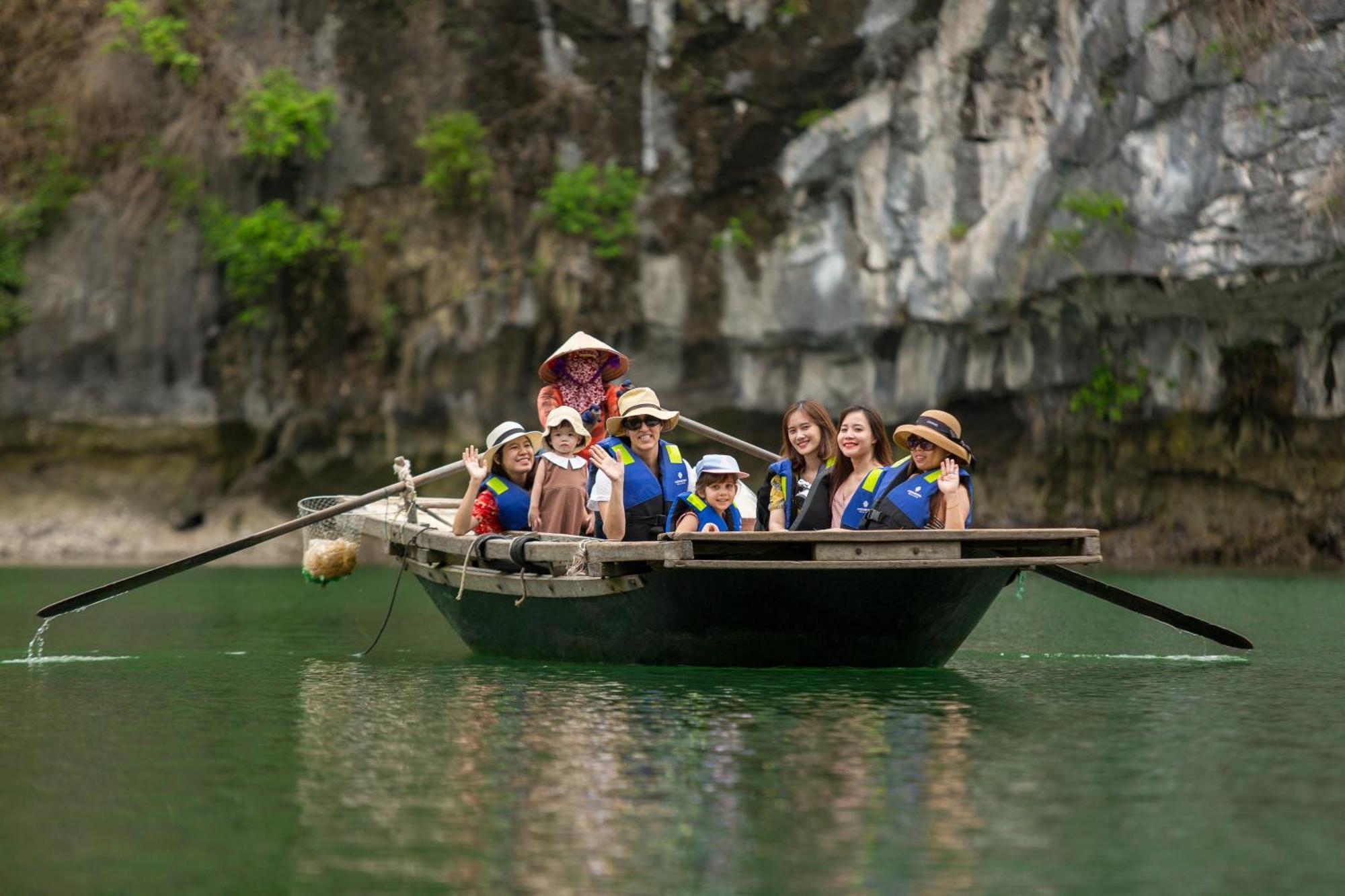 Majesty Prime Cruise - Managed By Genesis Luxury Regal Cruise 5* Hạ Long
